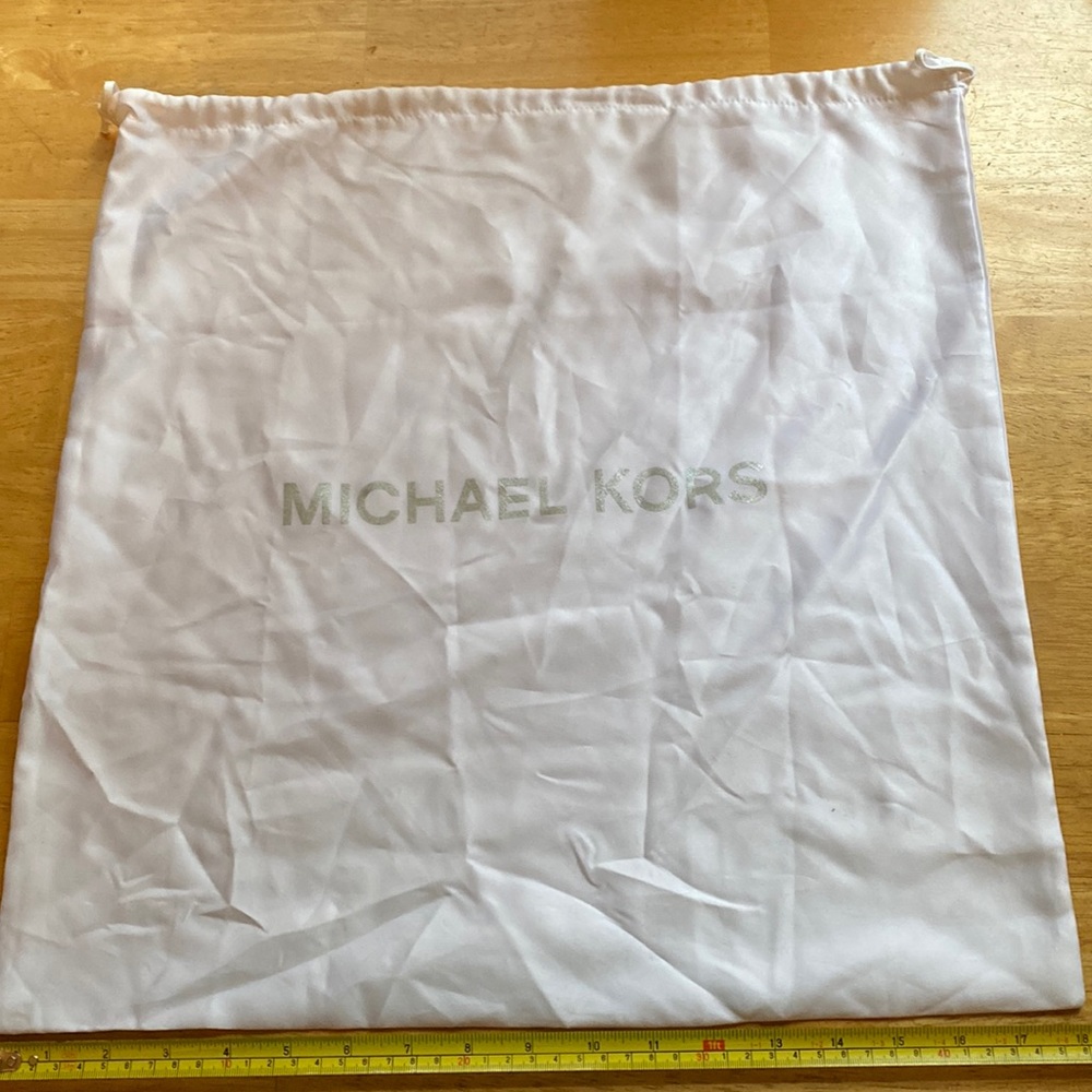Michael Kors dust bag 18” in great condition